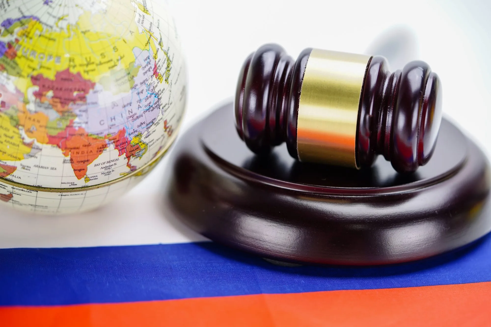 Защита граждан РФ за рубежом: Вооруженные силы могут быть привлечены (закон с 5 июня 2026) — ЮК «Давыдов и Партнеры»
