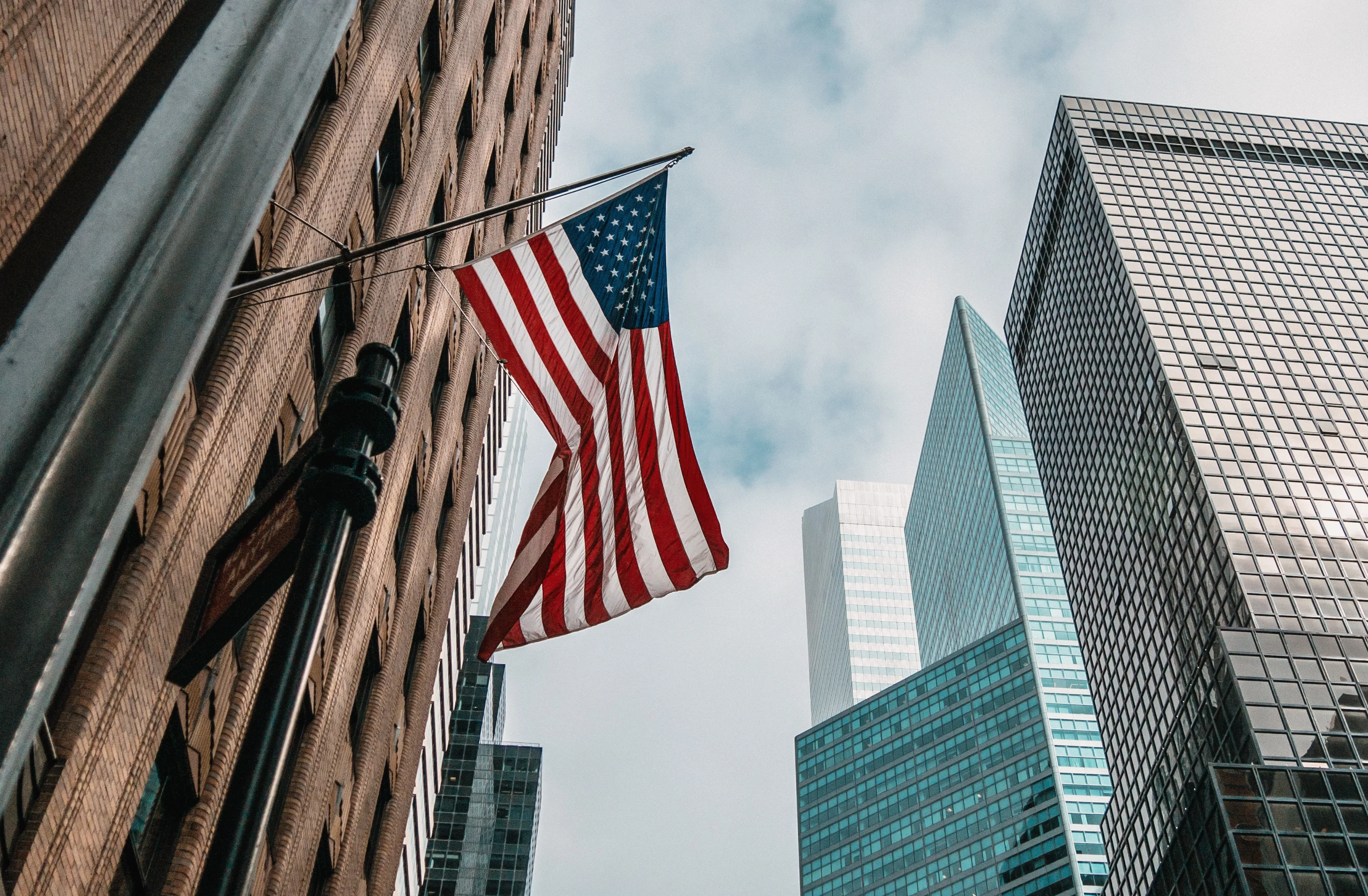 Американский фонд Noble Capital предъявил России иск на $225 млрд по облигациям 1916 года: правовые перспективы и позиция защиты — ЮК «Давыдов и Партнеры»