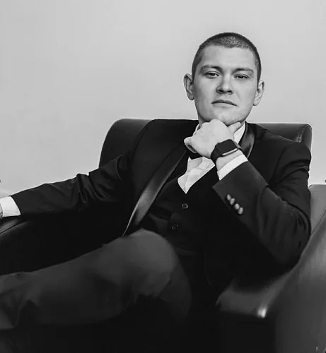 Маслов Николай Викторович, ведущий специалист юридической компании «Давыдов и Партнеры». 100% выигранных дел