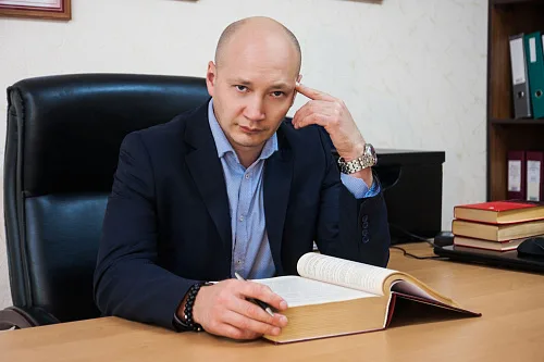 Муратов Леонид Юрьевич, ведущий специалист юридической компании «Давыдов и Партнеры». 100% выигранных дел